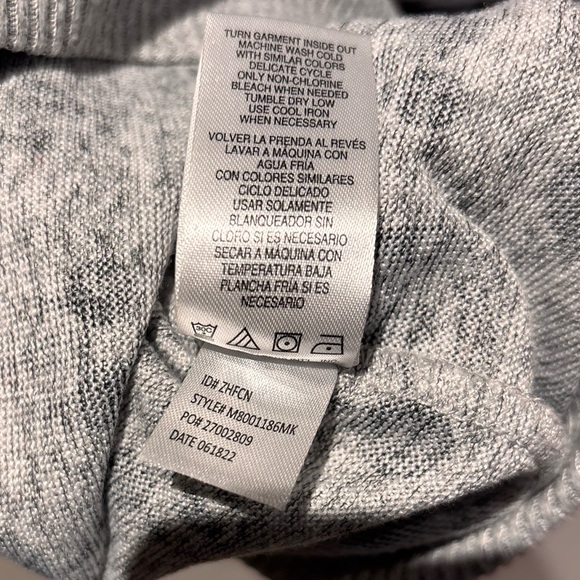 Gray Disney Mickey Mouse Pajama Top Size S (runs big) - Picture 8 of 8